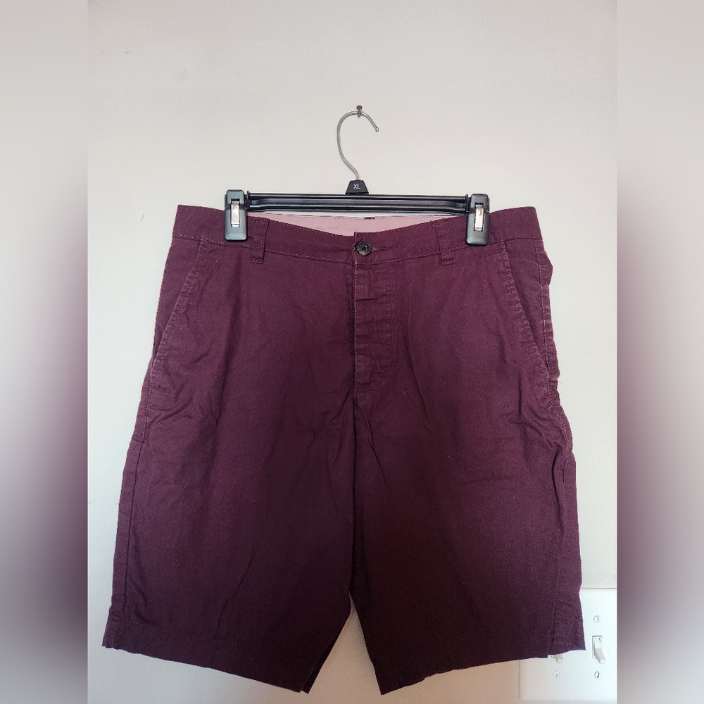 H&M Burgundy Men's Shorts Size 30